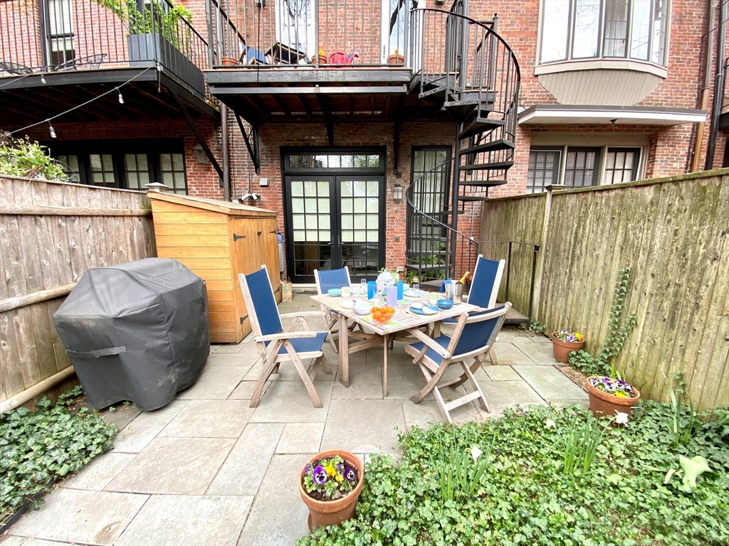 28 Clarendon St