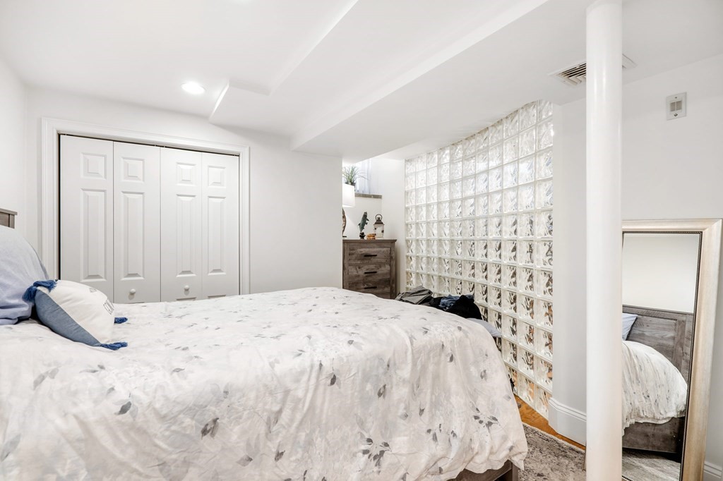 22 Sheafe St # 1