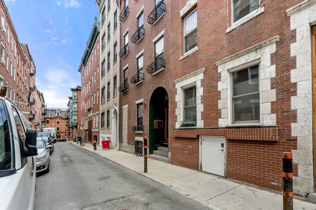 22 Sheafe St # 1