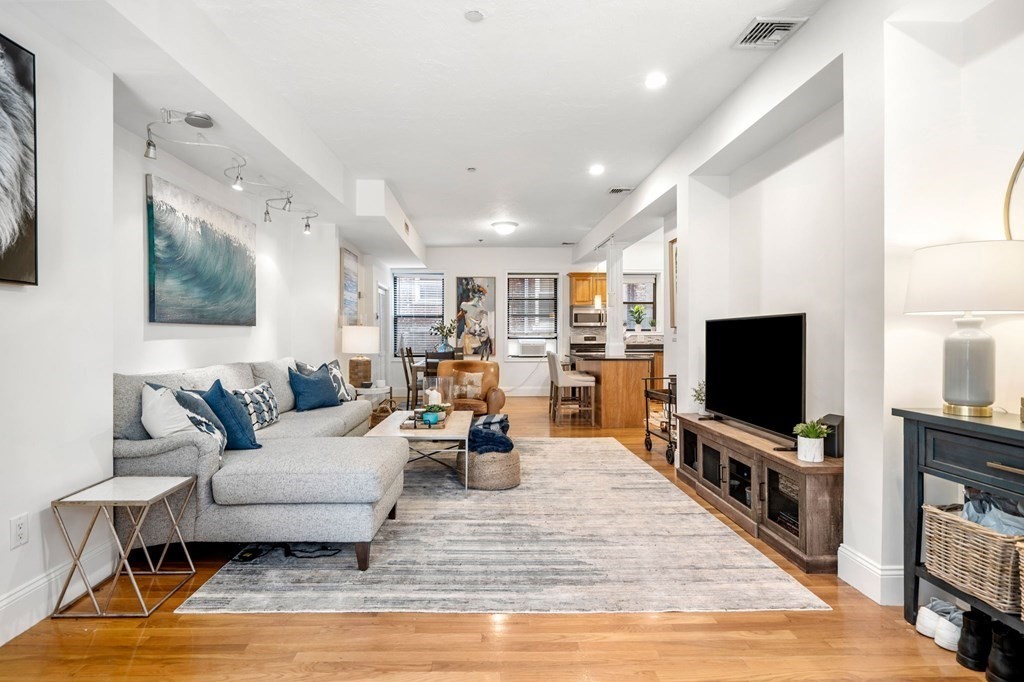 22 Sheafe St # 1