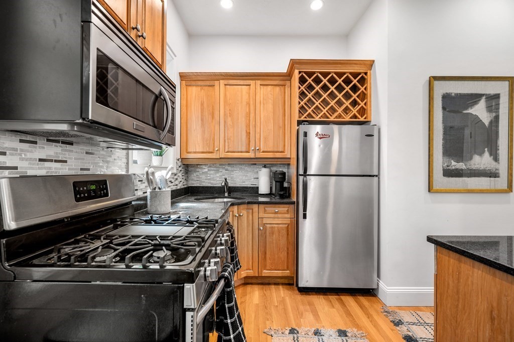 22 Sheafe St # 1