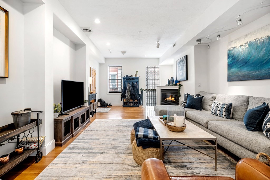 22 Sheafe St # 1