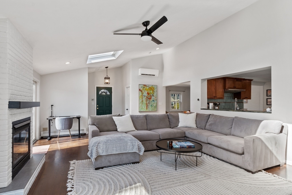 3 Laird Rd