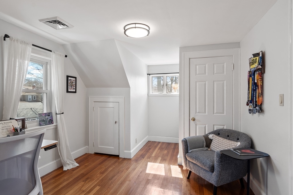 3 Laird Rd