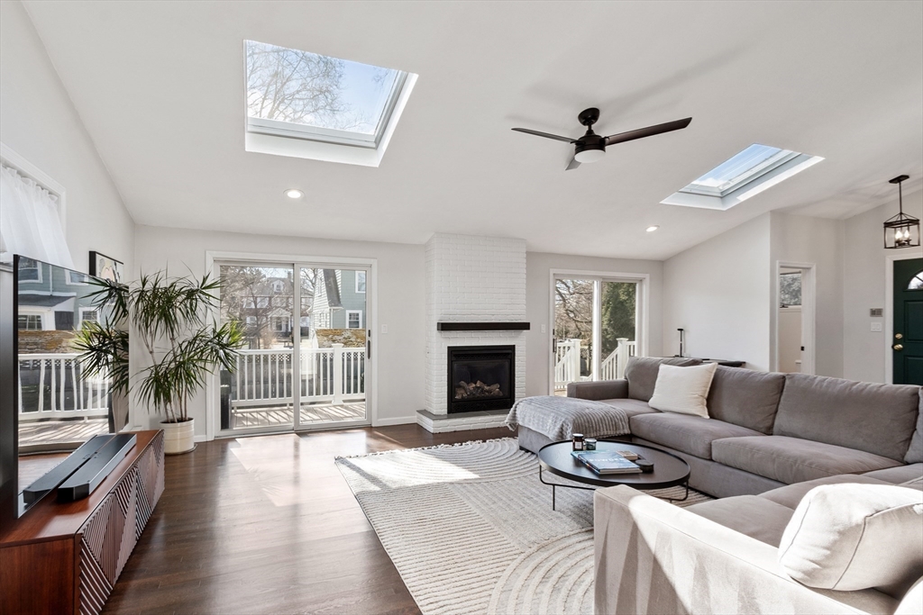 3 Laird Rd