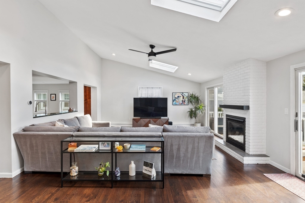 3 Laird Rd