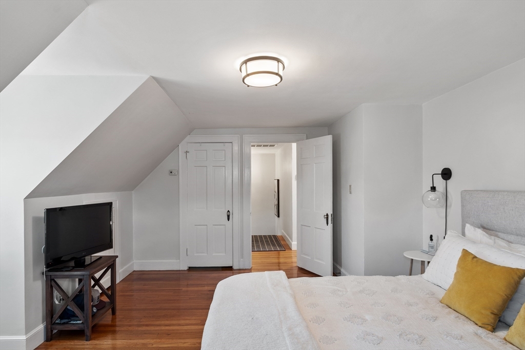 3 Laird Rd