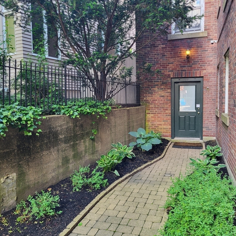 16 Chauncy St # 37