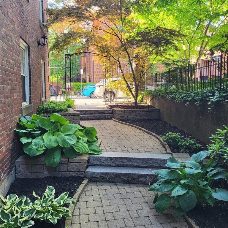 16 Chauncy St # 37