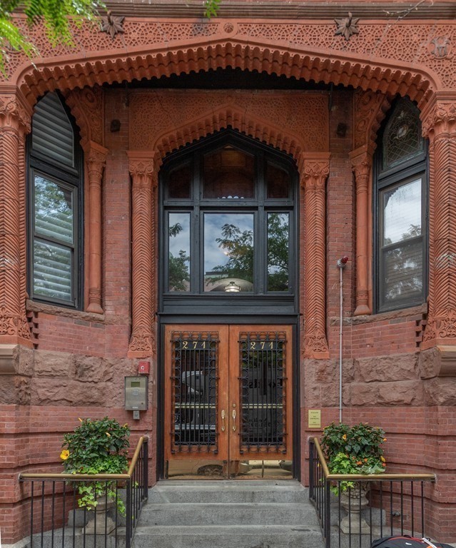 271 Dartmouth Street # 6F