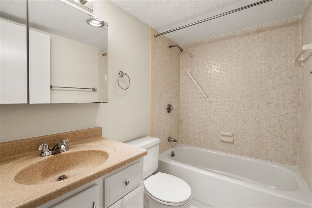 1580 Massachusetts Ave # 5C