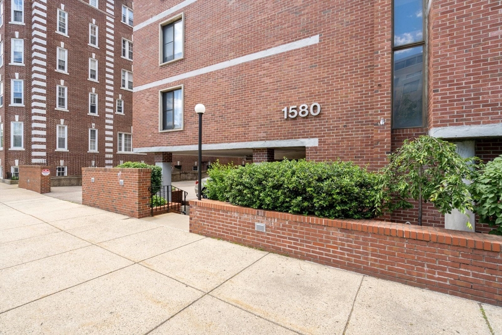 1580 Massachusetts Ave # 5C