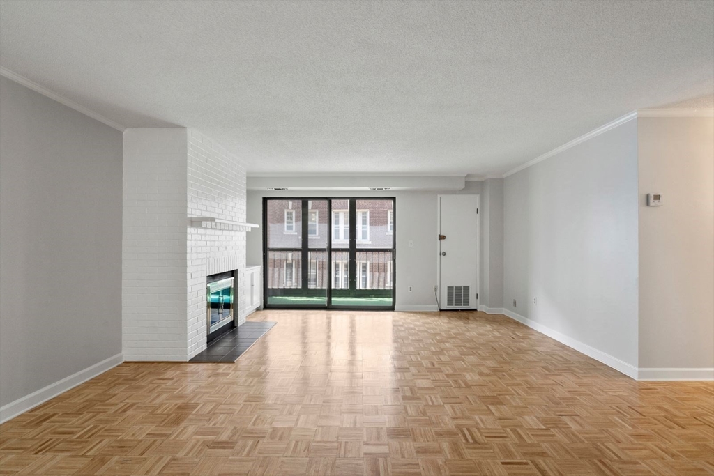 1580 Massachusetts Ave # 5C