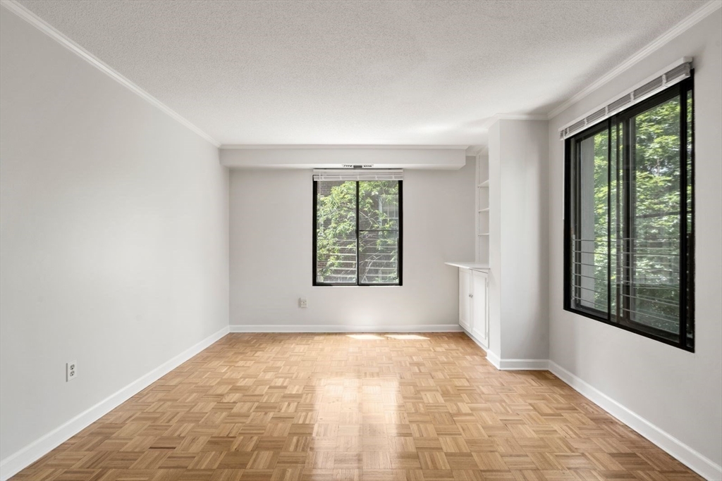 1580 Massachusetts Ave # 5C