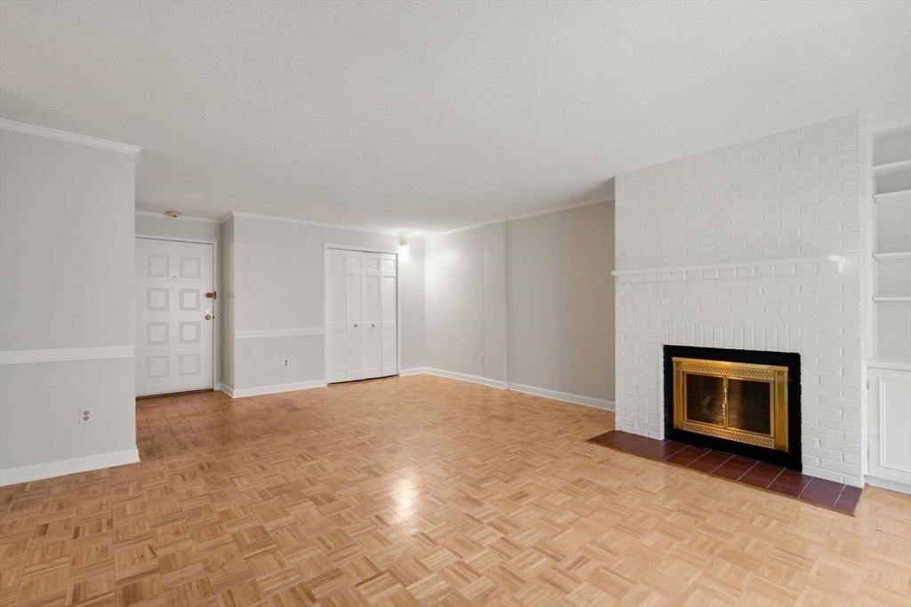 1580 Massachusetts Ave # 5C