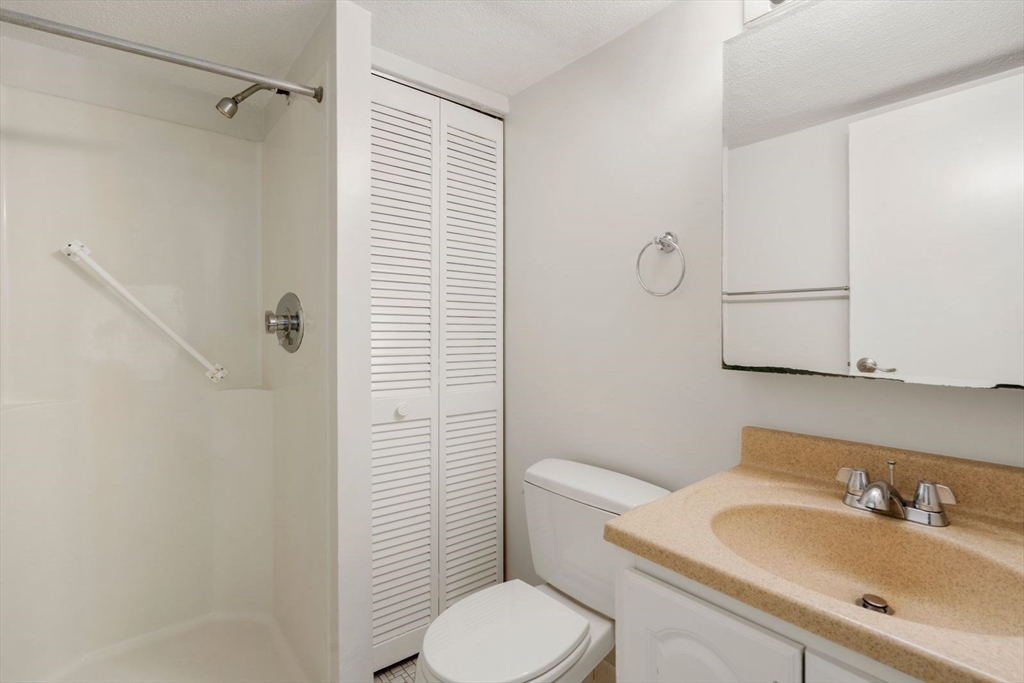 1580 Massachusetts Ave # 5C