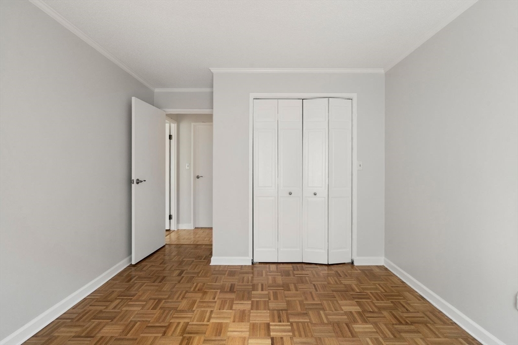 1580 Massachusetts Ave # 5C
