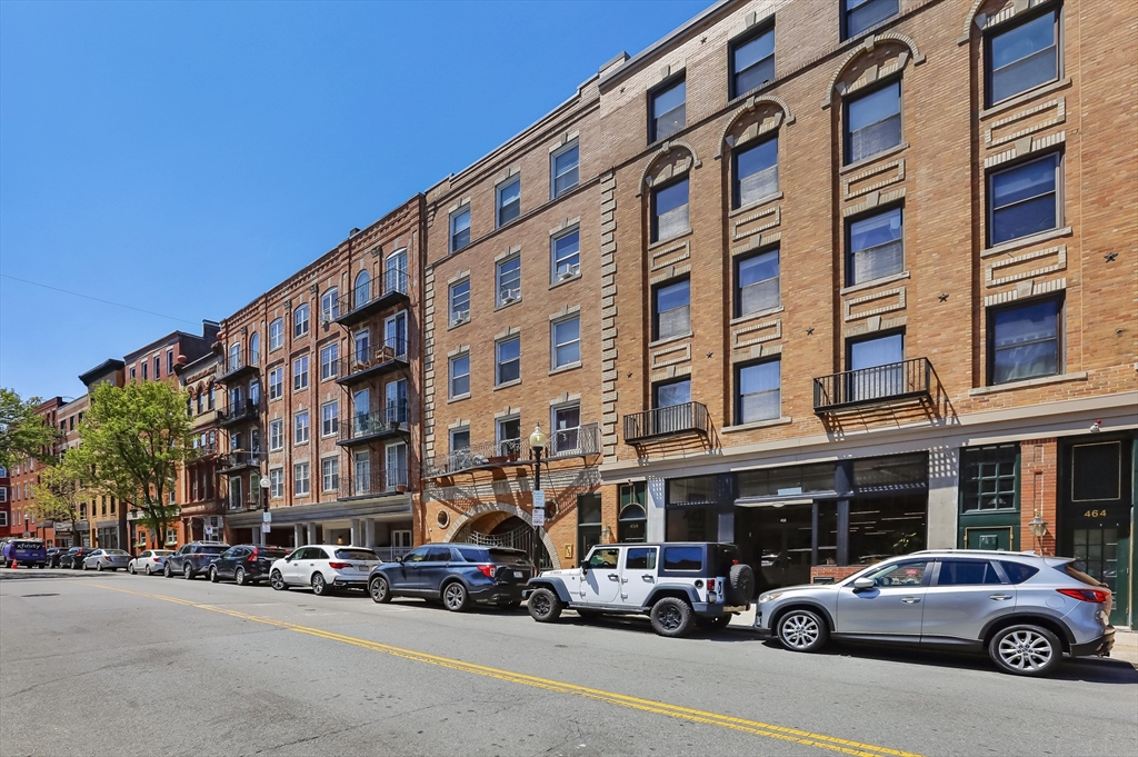 454 Hanover St # 4