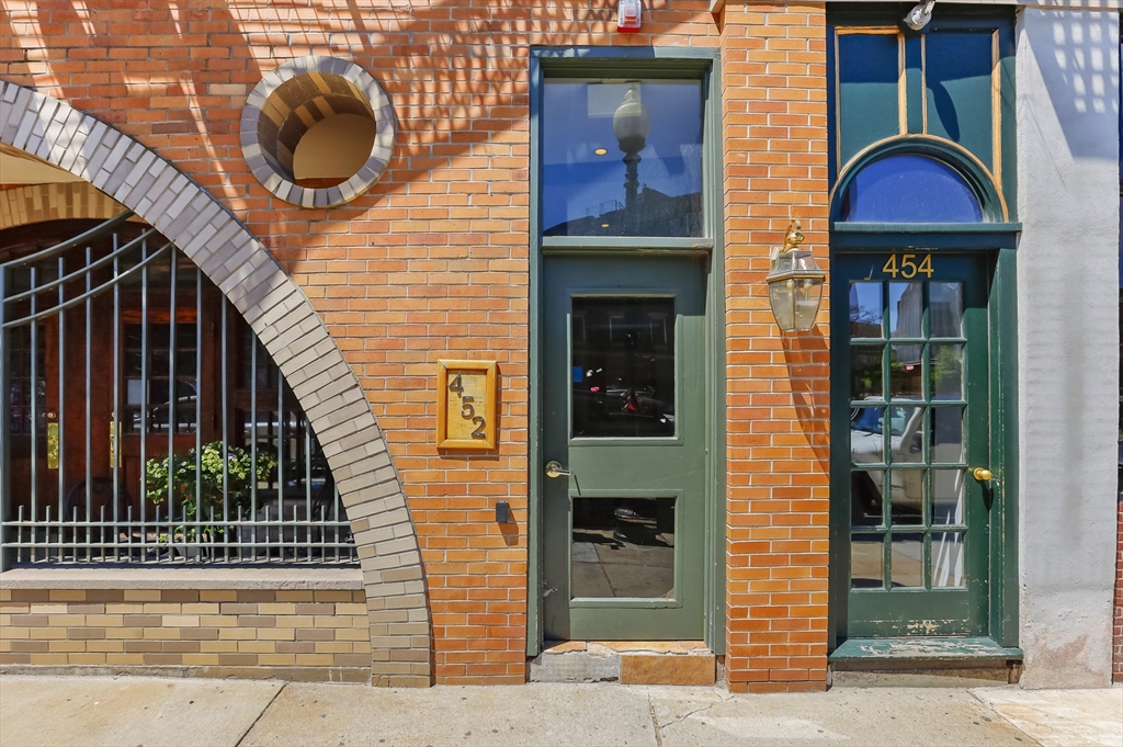 454 Hanover St # 4