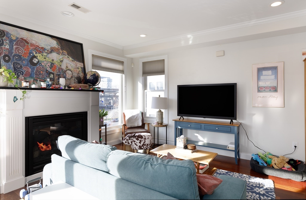 46 Washington St # 3