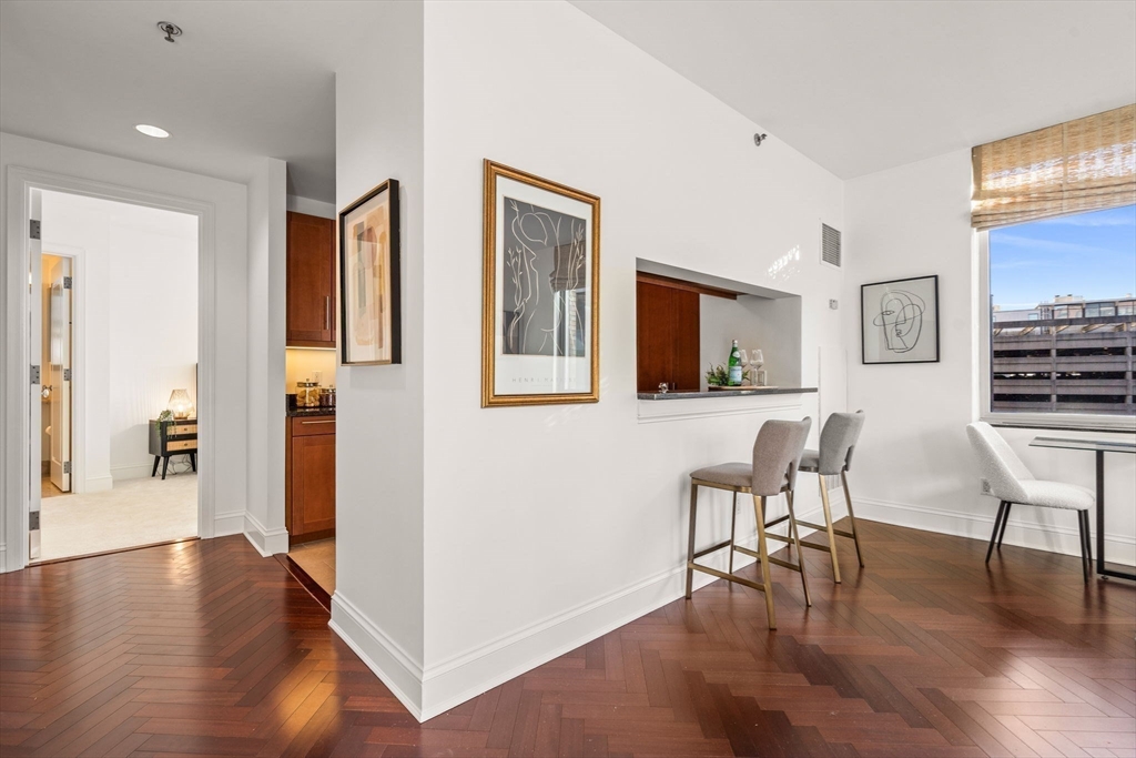 1 Charles Street S # 6A