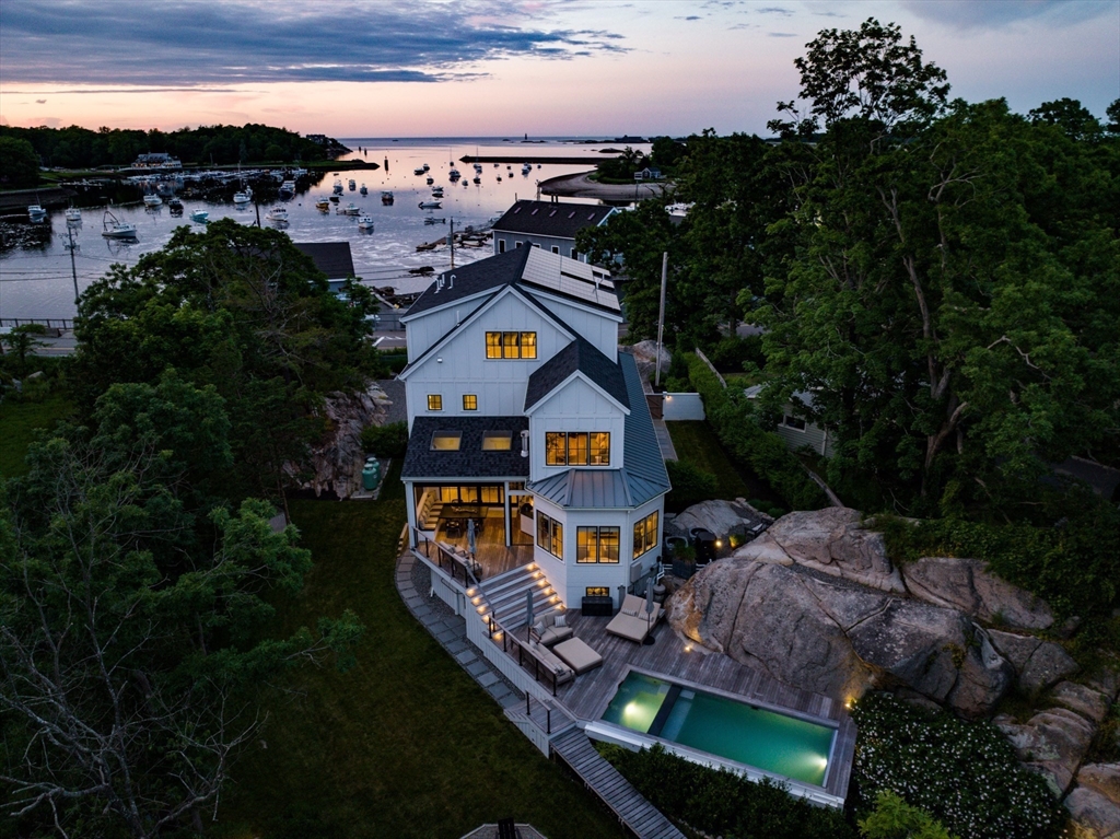 75 Border St