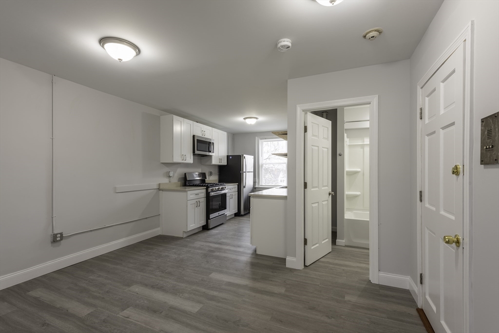 208 Main St # 44