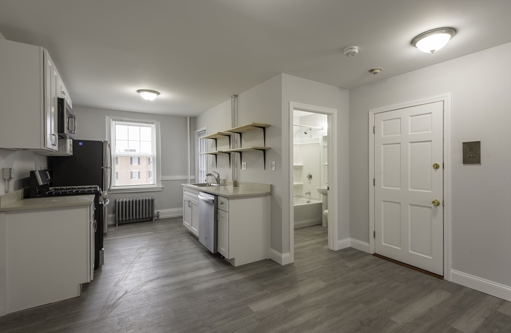208 Main St # 44