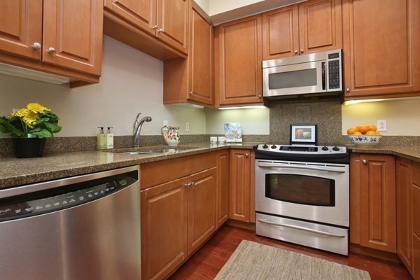 10 Bowdoin St # 16
