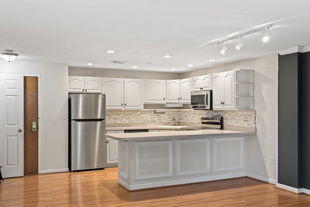 59 Valley St # 3H