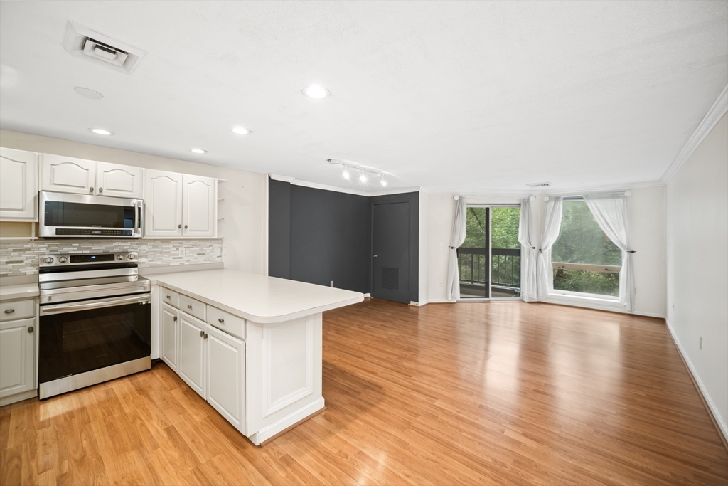 59 Valley St # 3H