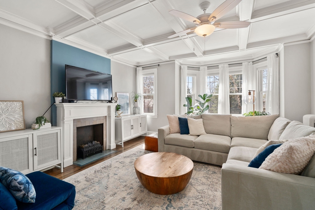 585 Franklin Street # 4