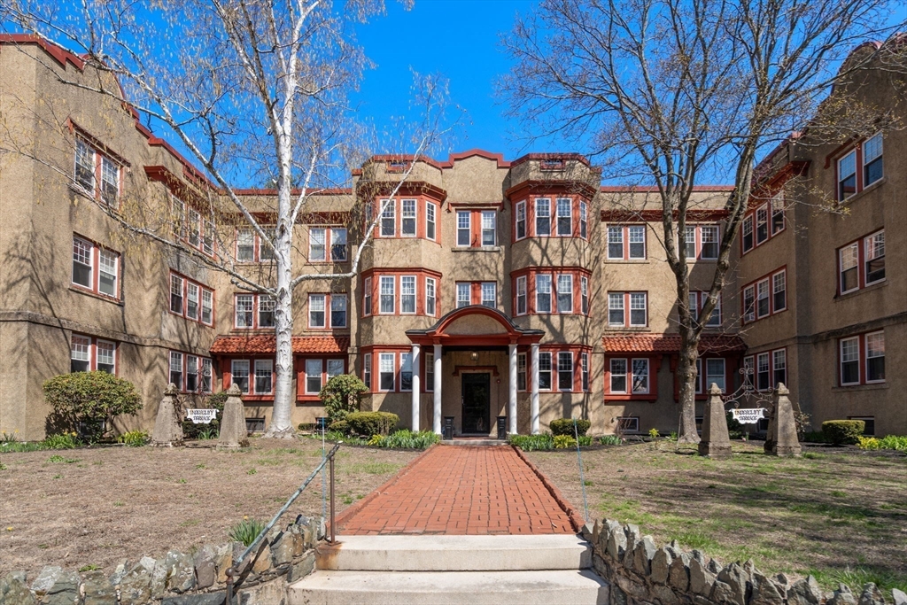 585 Franklin Street # 4