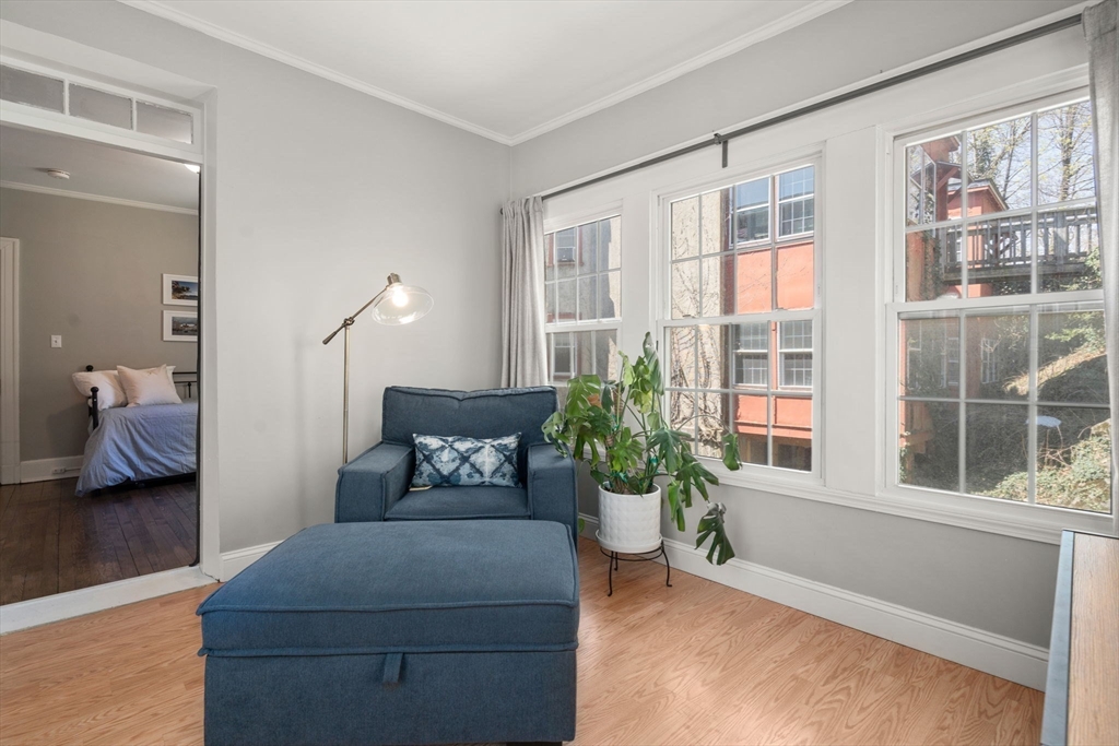 585 Franklin Street # 4