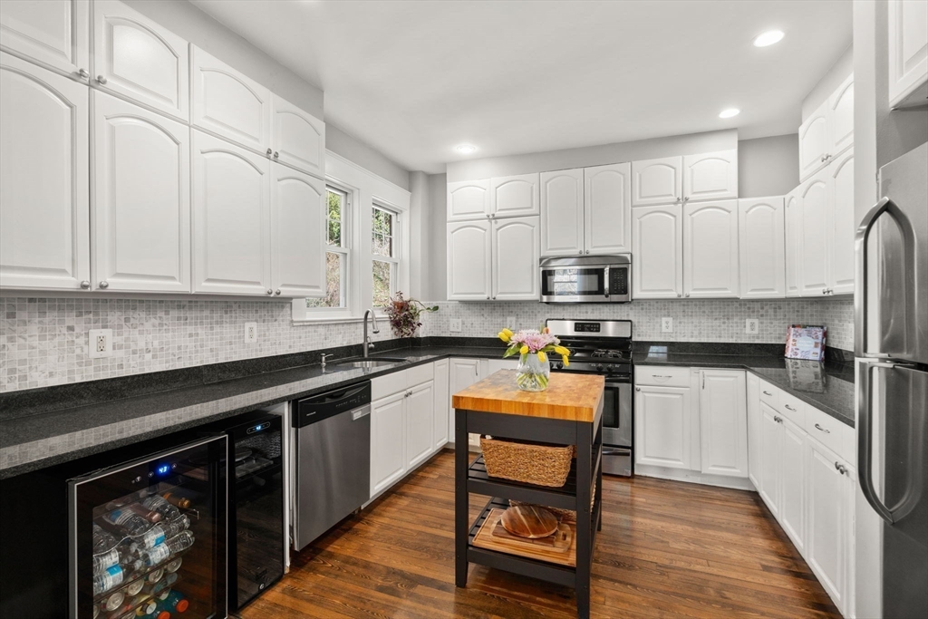 585 Franklin Street # 4
