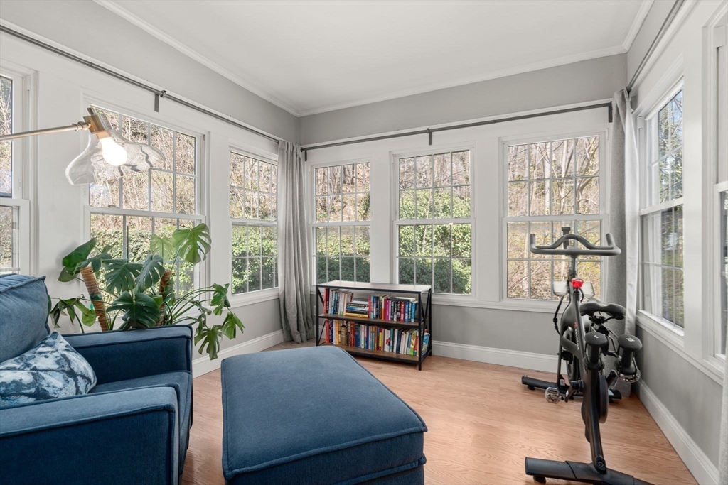 585 Franklin Street # 4