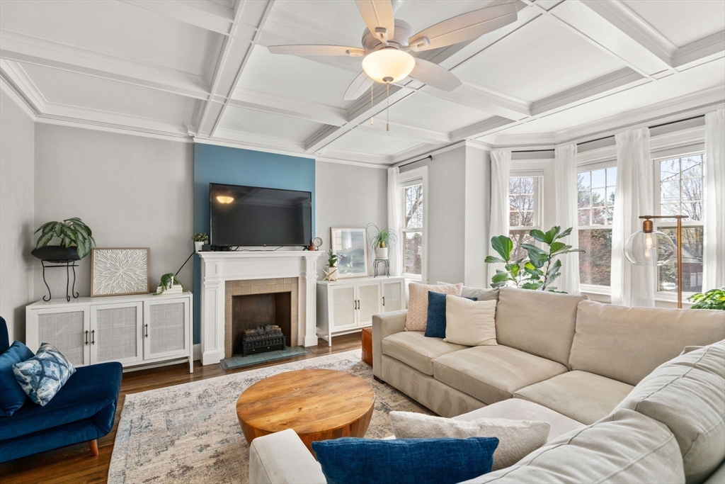 585 Franklin Street # 4