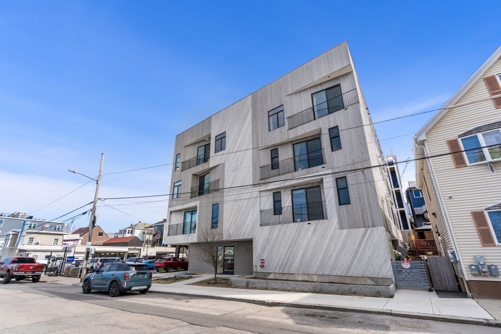 211 Condor St # 10