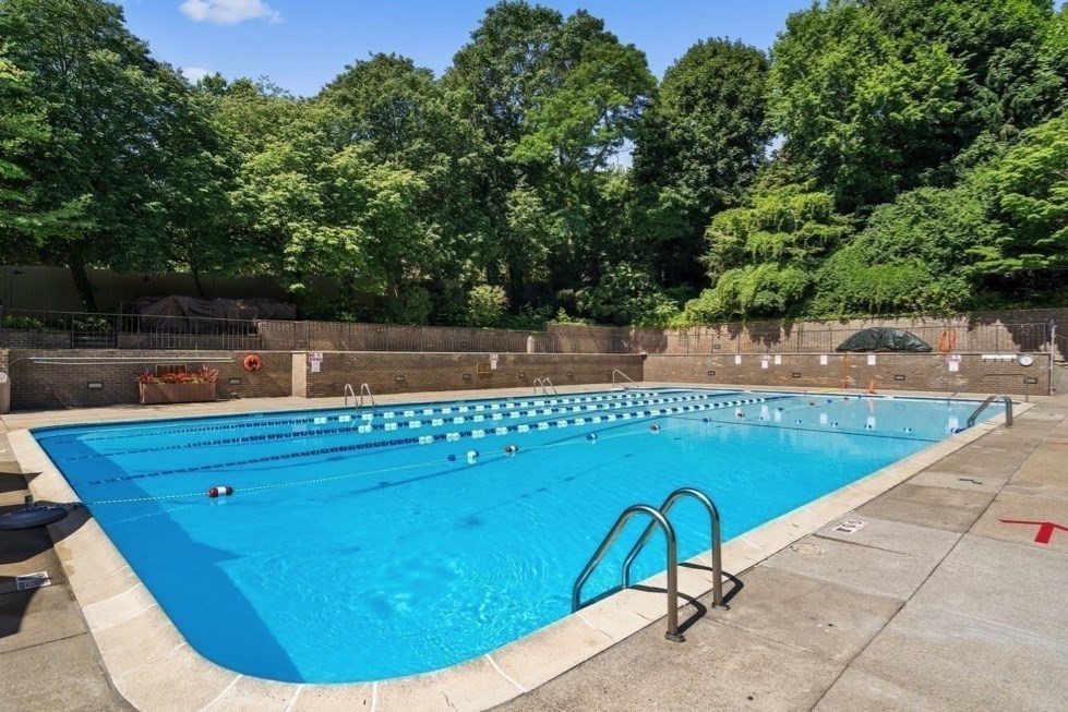 33 Pond Ave # 804