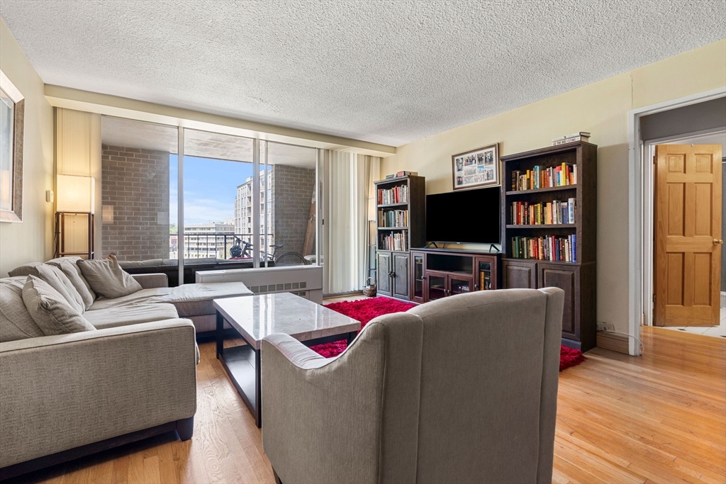 33 Pond Ave # 804
