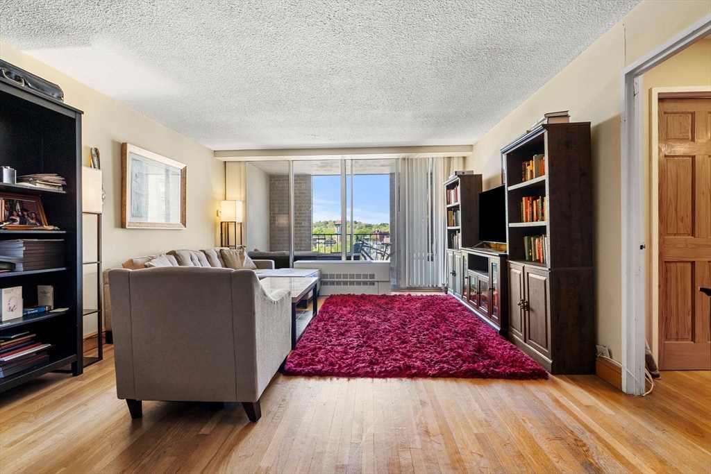 33 Pond Ave # 804