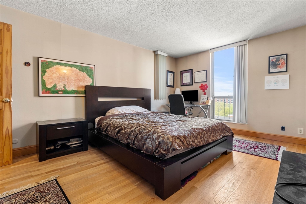 33 Pond Ave # 804
