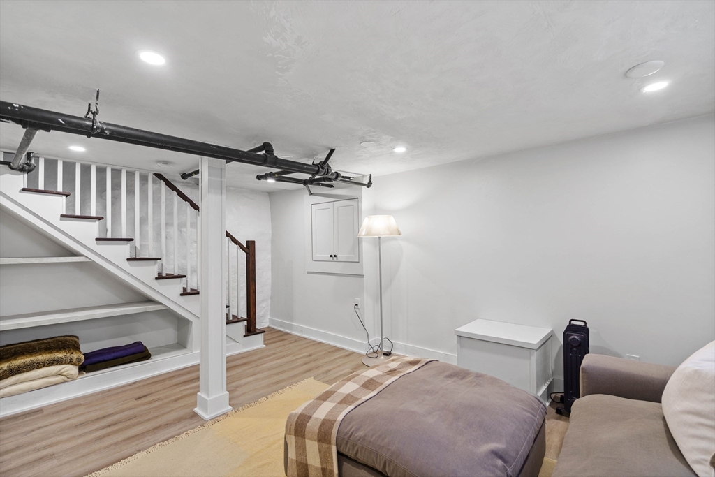 18 Horace St