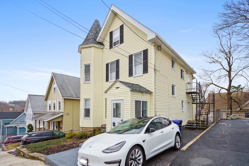 18 Horace St