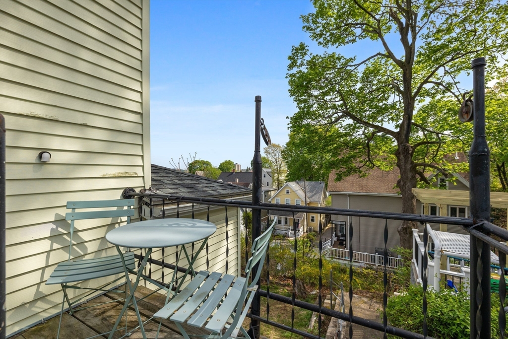18 Horace St
