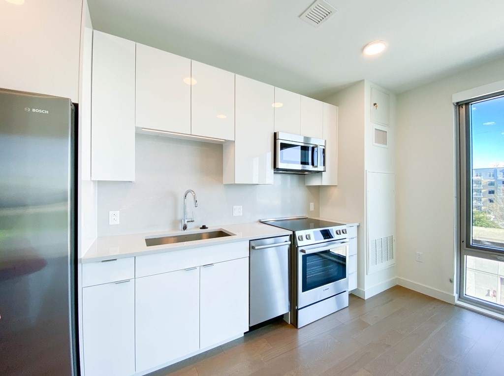 45 Lewis St # 308