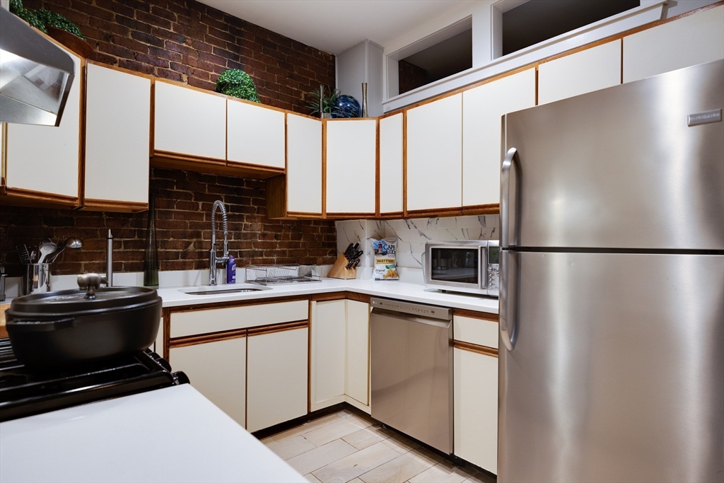 114 Trenton St # 1