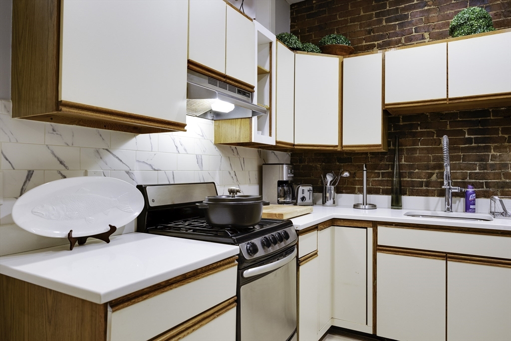 114 Trenton St # 1
