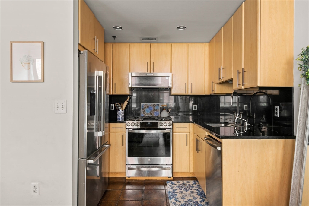 9 W Broadway # 417