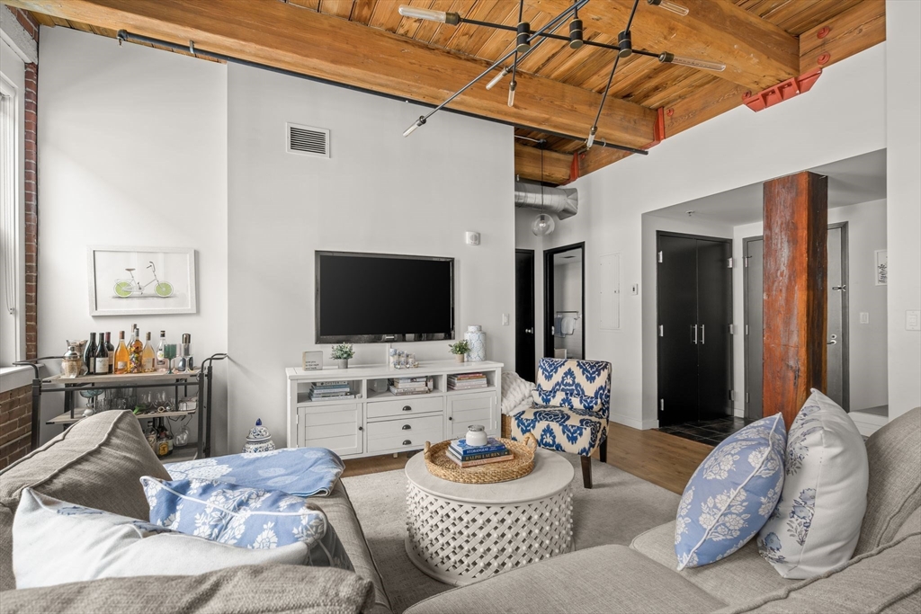 9 W Broadway # 417